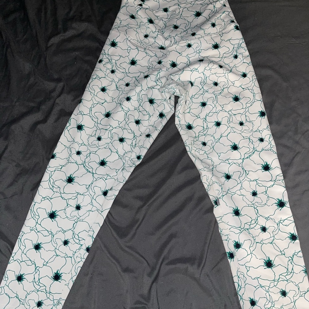This are DYI leggings